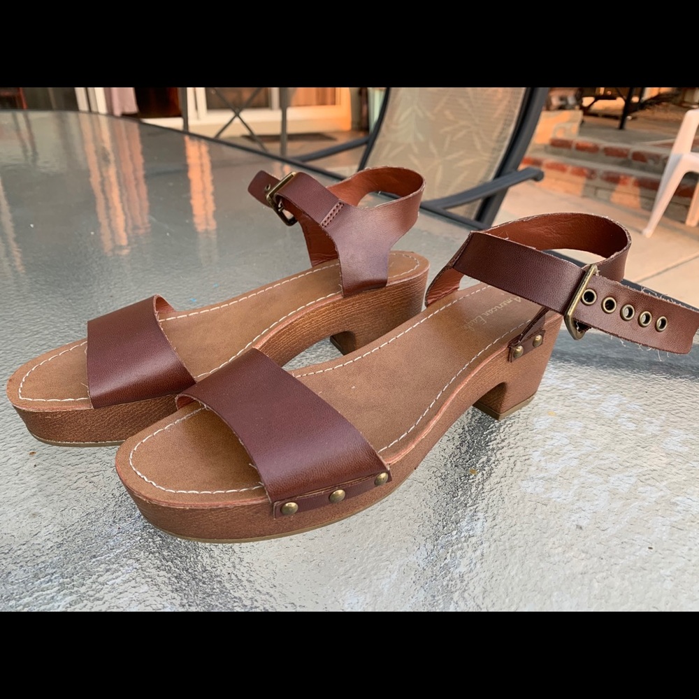 Wedgy Sandals
